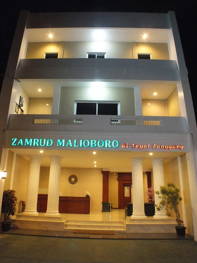 Zamrud Malioboro Hotel ยอกยาการ์ตา ภายนอก รูปภาพ