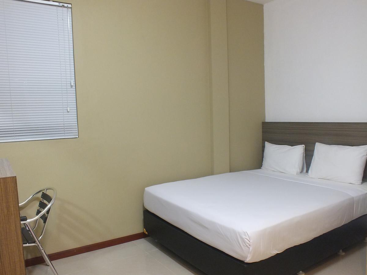 Zamrud Malioboro Hotel ยอกยาการ์ตา ภายนอก รูปภาพ