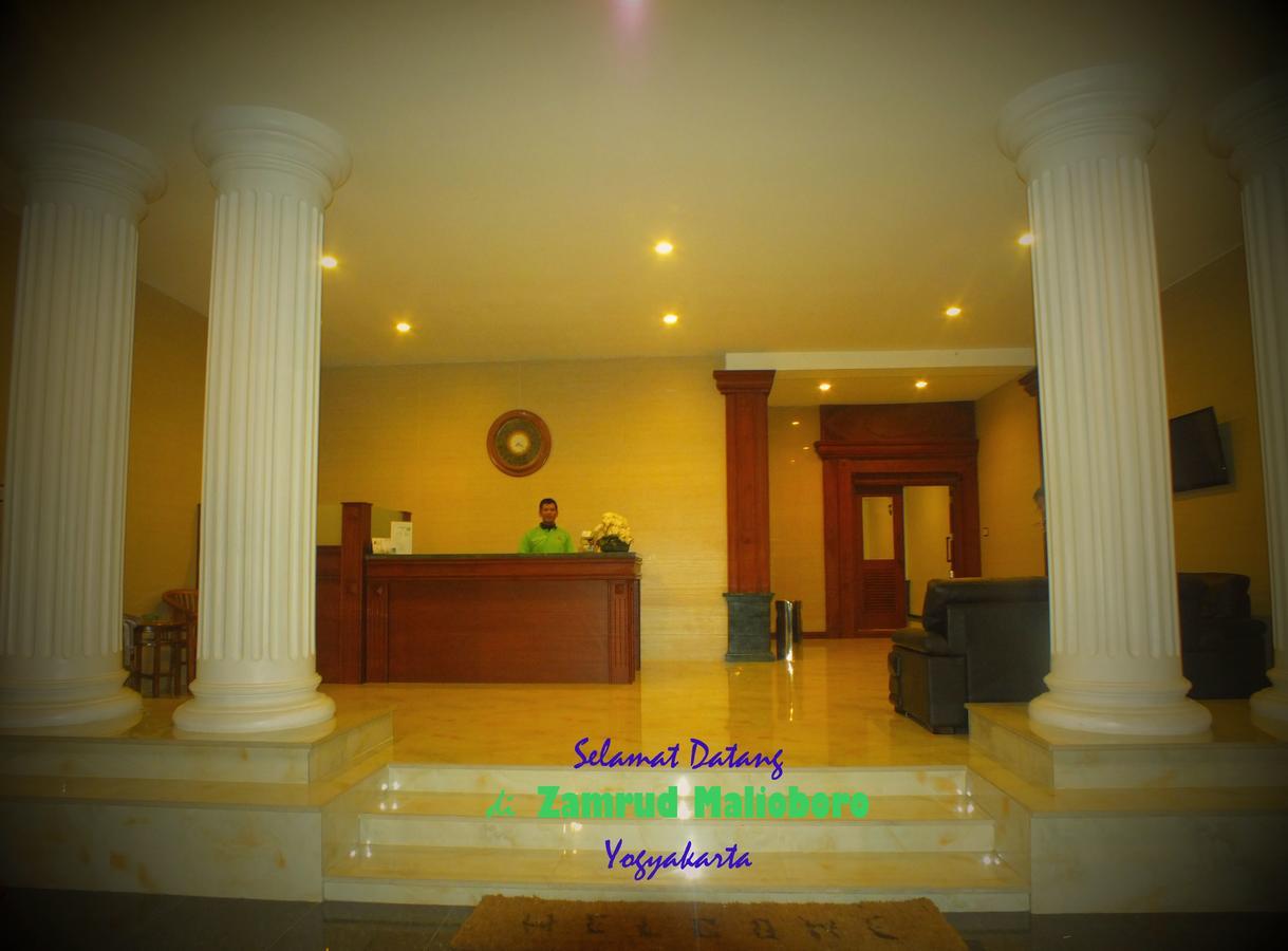 Zamrud Malioboro Hotel ยอกยาการ์ตา ภายนอก รูปภาพ